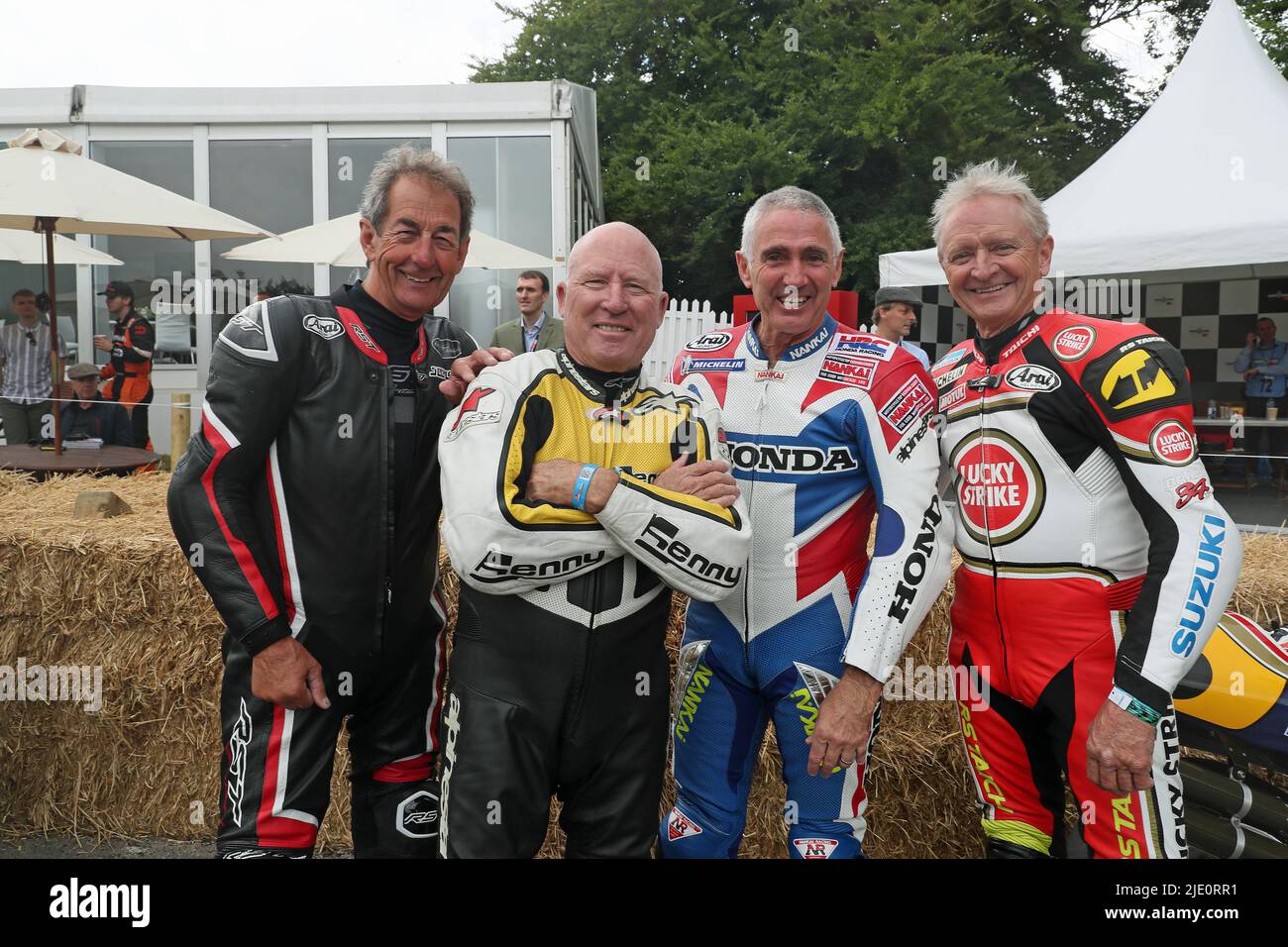 Goodwood, West Sussex, Regno Unito 24th giugno 2022. I motociclisti Steve Parrish, Kenny Roberts, Mick Doohan e Kevin Schwantz al Goodwood Festival of Speed – “The Innovators – masterminds of Motorsport”, a Goodwood, West Sussex, Regno Unito. © Malcolm Greig/Alamy Live News Foto Stock