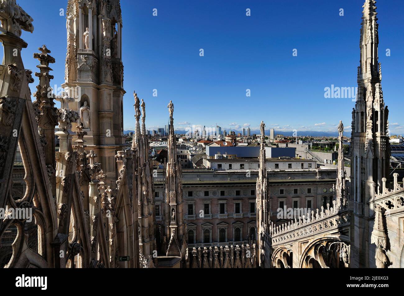 Milano, panoramica dalle terrazze del Duomo. Foto Stock