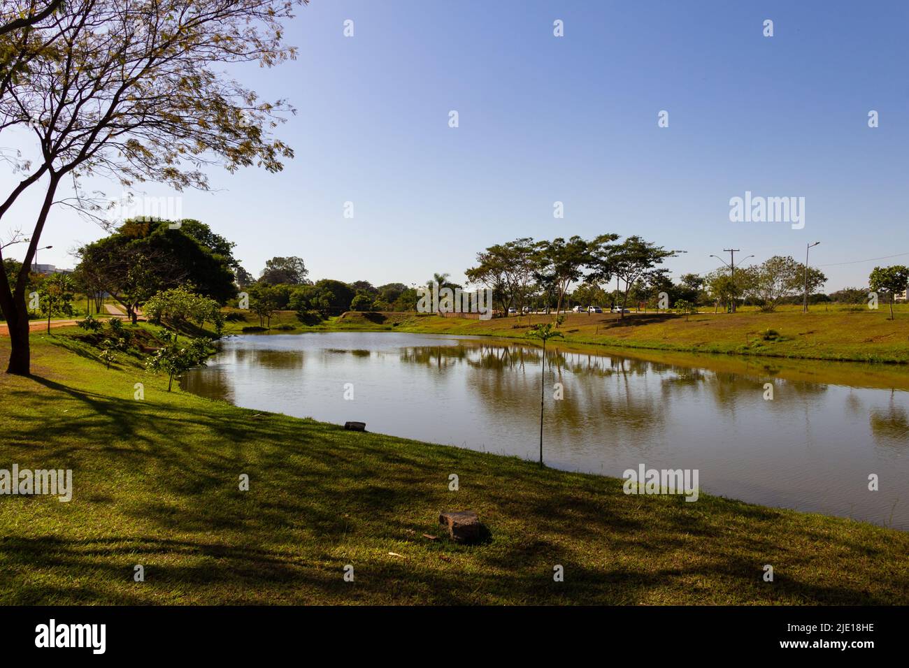 Goiania, Goiás, Brasile – 20 giugno 2022: Paesaggio. Una delle viste del Parco Leolidio di Ramos Caiado nella città di Goiania. Foto Stock