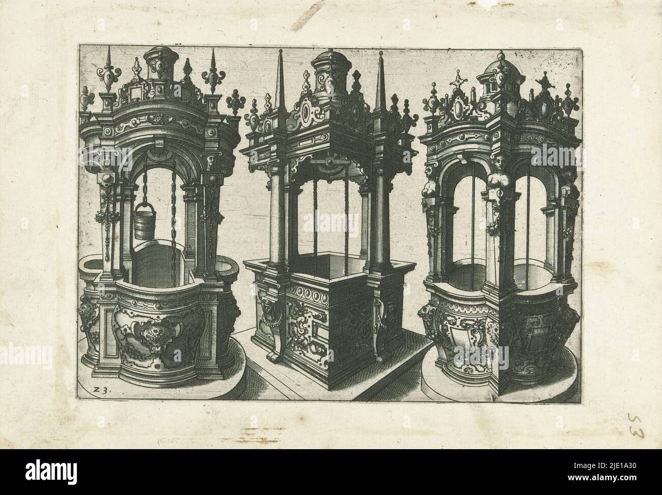 Tre pozzi, uno con quattro lati sporgenti semicircolare, pozzi d'acqua (titolo della serie), Un pozzo con quattro lati sporgenti semicircolare, un quadrato ben visibile all'angolo e un pozzo con quattro lati sporgenti semicircolare visti all'angolo. Ai bordi dei pozzi sono presenti lesene con armature o colonne combinate che portano un baldacchino con una lanterna. 23 dalla serie di 24 pozzi piccoli., stampatore: Johannes of Lucas van Doetechum, dopo disegno di: Hans Vredrean de Vries, editore: Philips Galle, Anversa, c. 1574, carta, incisione, altezza 144 mm x larghezza 204 mm Foto Stock