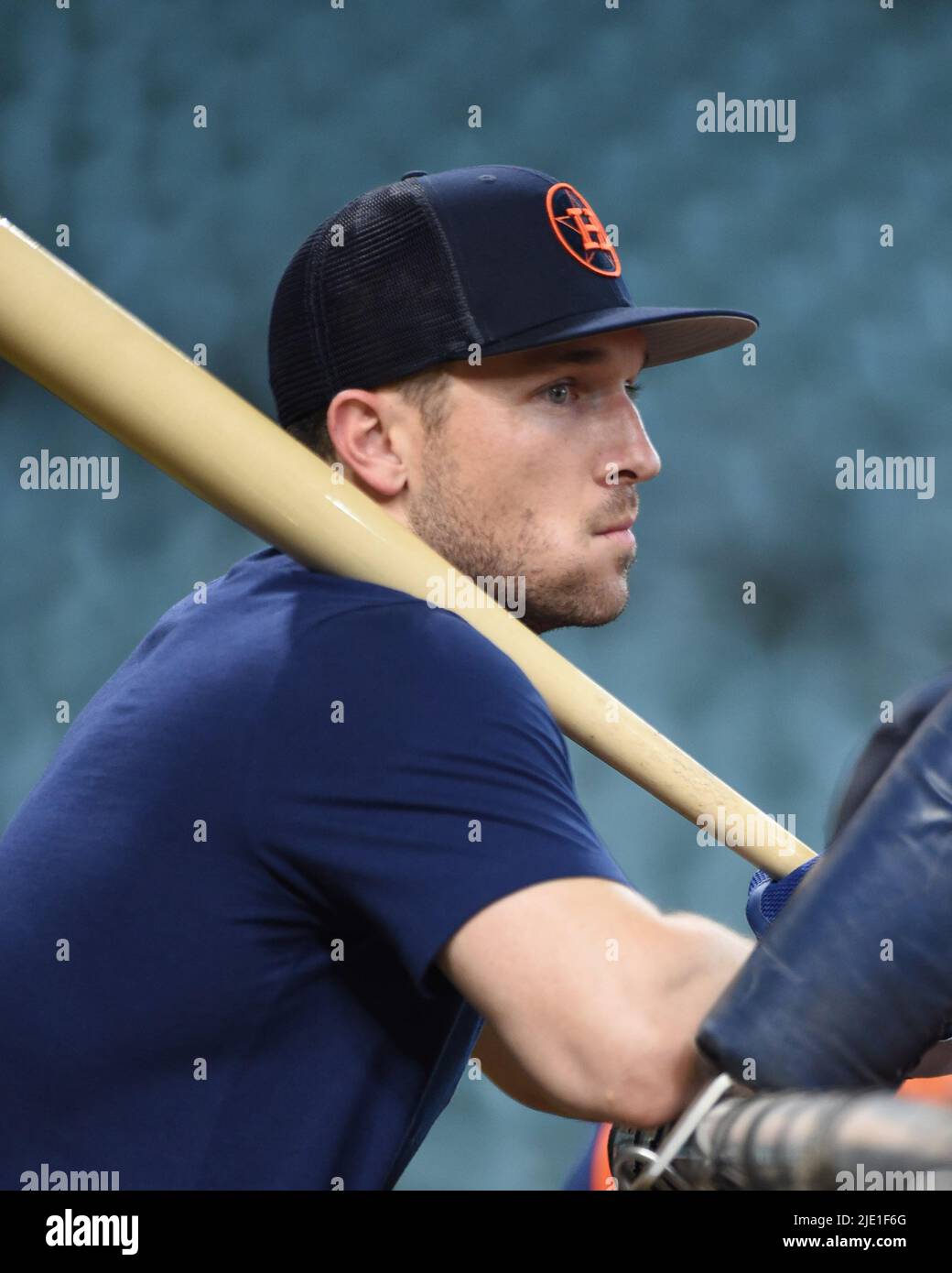 Il terzo baseman di Houston Astros Alex Bregman (2) prende la pratica di batting prima della partita di MLB tra gli Houston Astros e i New York Mets martedì, Foto Stock