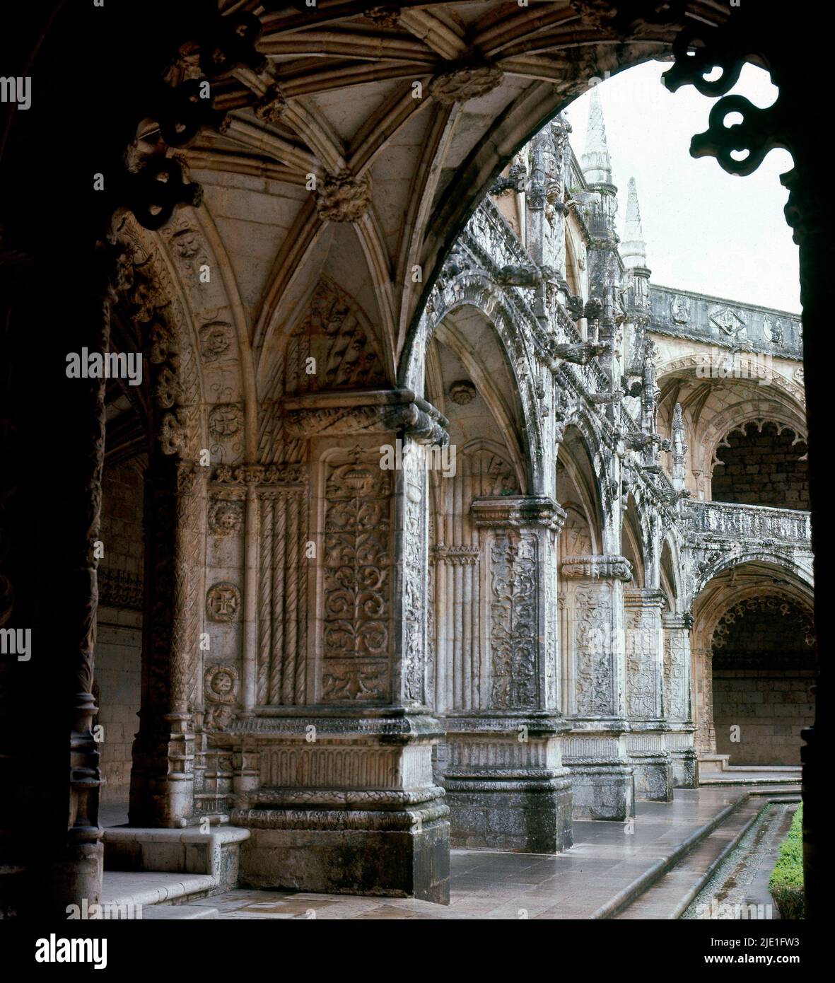 CLAUSTRO- SIGLO XVI- ARQUITECTURA MANUELINA. Autore: DIEGO BOYTAC (1460-1528). LOCALITÀ: MONASTERIO DE LOS JERONIMOS. LISBOA. PORTOGALLO. Foto Stock