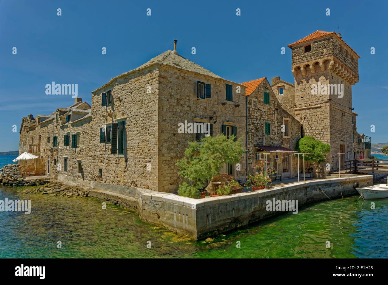 Castello di Gomilica a Kastela tra Spalato e Trogir nella regione della Dalmazia Centrale della Croazia. È stato presentato come Braavos nella serie "il Trono di Spade" Foto Stock