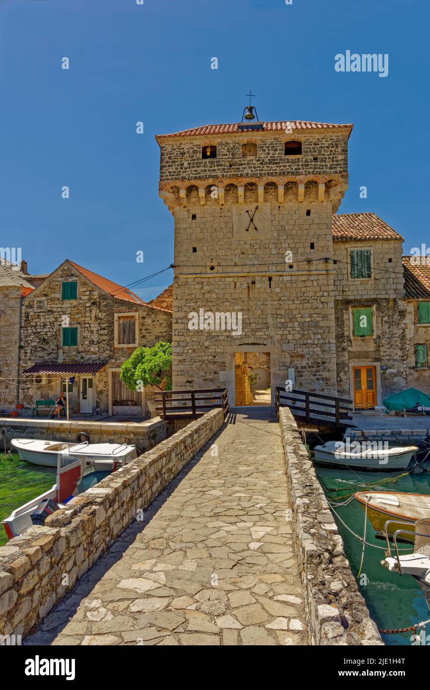 Castello di Gomilica a Kastela tra Spalato e Trogir nella regione della Dalmazia Centrale della Croazia. È stato presentato come Braavos nella serie "il Trono di Spade" Foto Stock