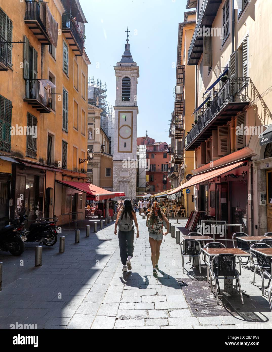 Strade tradizionali nel centro storico di Nizza Francia Foto Stock