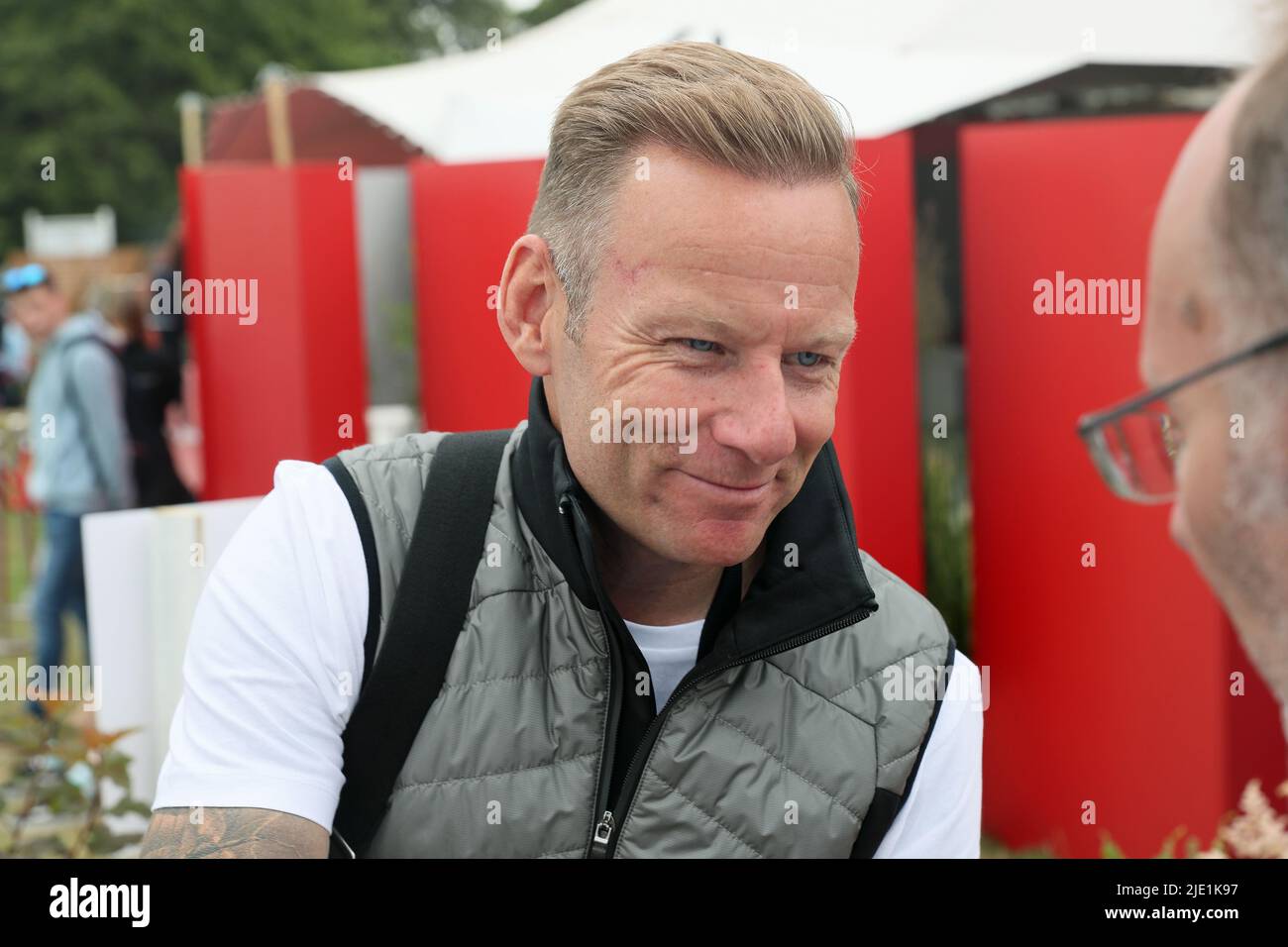 Goodwood, West Sussex, Regno Unito 24th giugno 2022. Shane 'Shakey' Byrne 6 volte campione britannico superbike incontra i tifosi al Goodwood Festival of Speed – 'The Innovators – masterminds of Motorsport', a Goodwood, West Sussex, Regno Unito. © Malcolm Greig/Alamy Live News Foto Stock