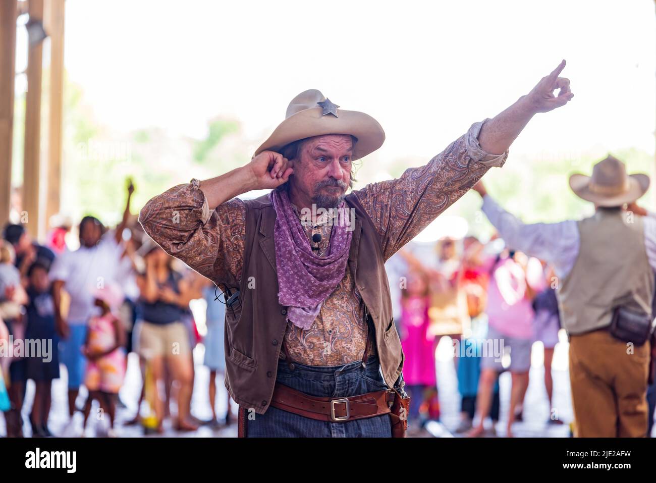 Texas, 18 2022 GIUGNO - Vista pomeridiana dello spettacolo dei cowboy alla stazione di Fort Worth Stockyards Foto Stock