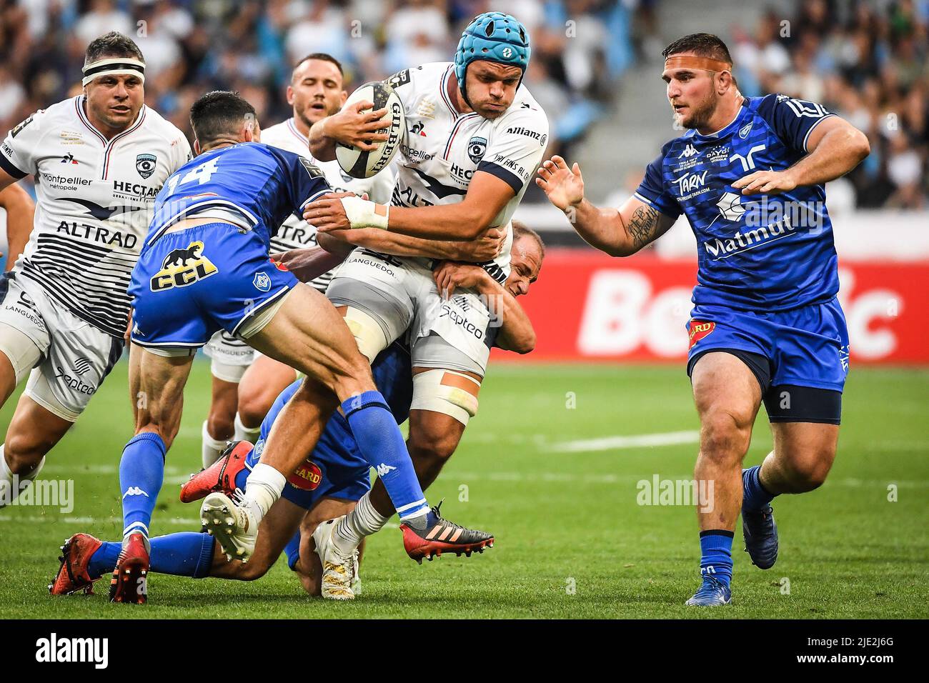 Saint-Denis, Francia, Francia. 24th giugno 2022. Zach MERCER di Montpellier e Quentin WALCKER di Castres durante la finale TOP 14 tra Castres Olympique e Montpellier Herault Rugby a Stade de France il 24 giugno 2022 a Saint-Denis vicino Parigi, Francia. (Credit Image: © Matthieu Mirville/ZUMA Press Wire) Foto Stock