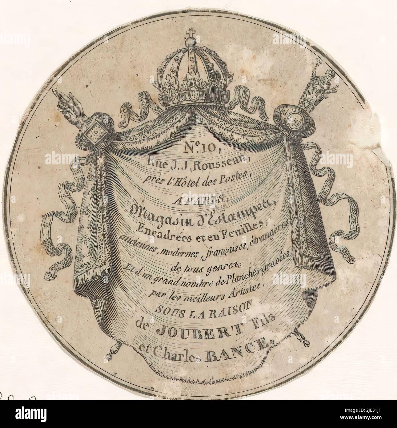 Etichetta dei rivenditori di stampa Joubert Fils e Charles Bance a Parigi, Indirizzo all'interno di un mantello di re circondato da regalia. Il mantello all'esterno decorato con api, in cima una corona, a sinistra la mano della giustizia e a destra uno scettro con un principe con mela impero. Questa combinazione era in uso durante il primo impero francese (1804-1815)., tipografo: anonimo, 1804 - 1815, carta, incisione, incisione, larghezza 69 mm Foto Stock
