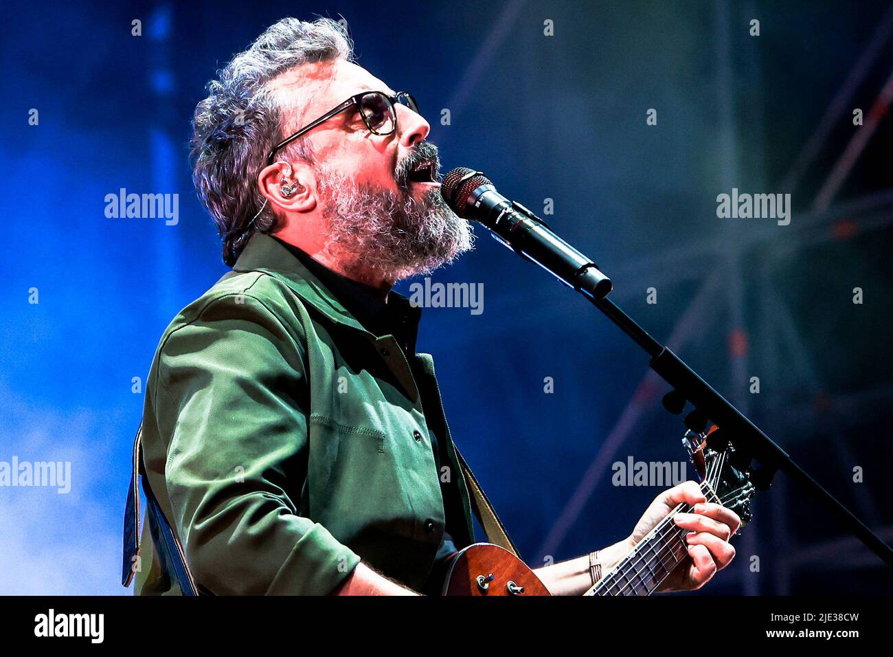 Milano, Italia, giugno 24th 2022. Brunori SAS in concerto a Ippodromo SNAI Credit: Mairo Cinquetti/Alamy Live News Foto Stock