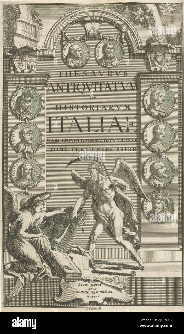 Rappresentazione allegorica con il tempo e la storia del Padre, pagina del titolo di: Johannes Georgius Graevius, Thesaurus antiquitatum et historiarum Italiae, 1704, Monumento con medaglioni ritratti a catene. Prima di esso, Padre tempo con scythe gira una pagina del libro in cui scrive una figura allegorica femminile, possibilmente Storia, creatore di stampa: anonimo, dopo disegno da: Jan Goeree, (menzionato sull'oggetto), editore: Pieter van der AA (i), (menzionato sull'oggetto), Leiden, 1704, carta, incisione, altezza 316 mm x larghezza 189 mm Foto Stock