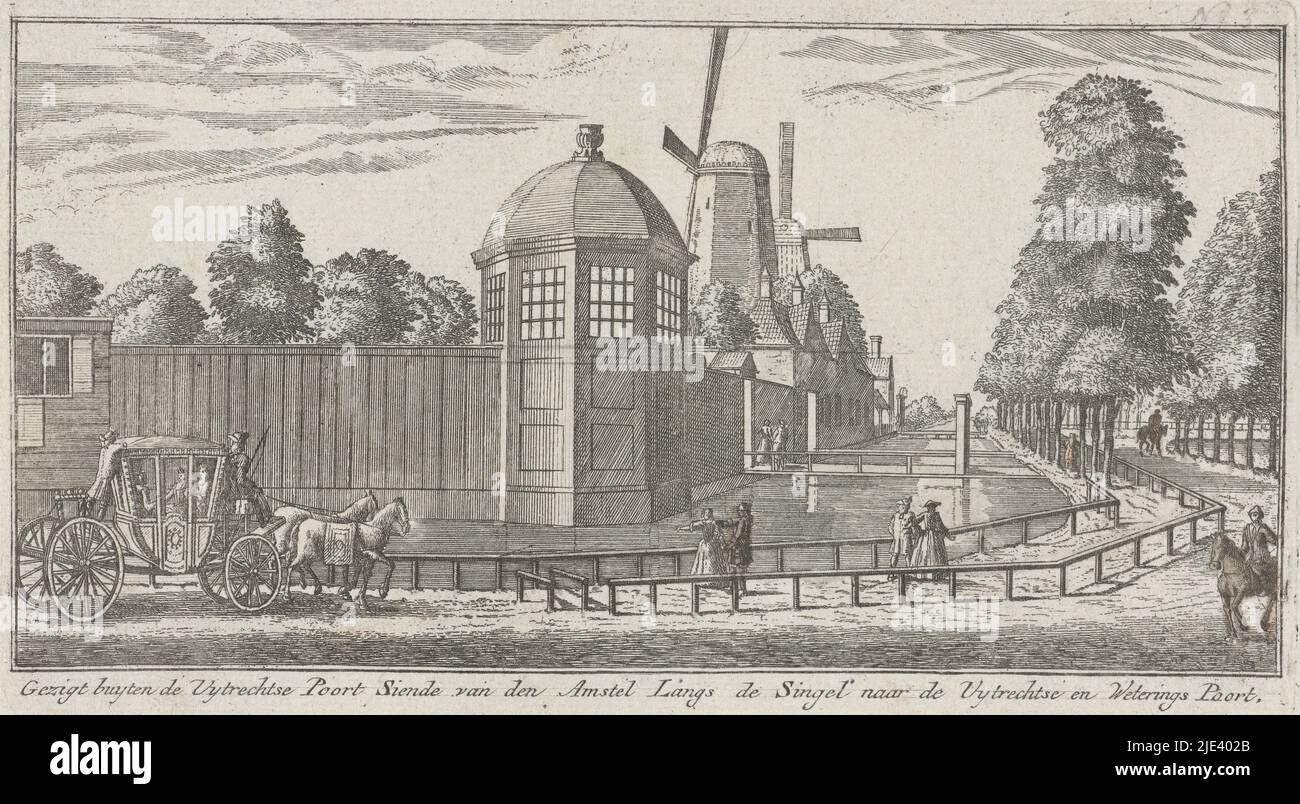 Vista fuori dalla porta di Utrecht, Gerardus Condet, 1725 - 1764, vista fuori dalla porta, dove diverse coppie stanno passeggiando e un certo numero di cavalieri può essere visto. Una carrozza trainata da due cavalli corre a sinistra, e case e mulini sono visibili dietro il muro., tipografo: Gerardus Condet, Amsterdam, 1725-1764, carta, incisione, a 102 mm x l 181 mm Foto Stock