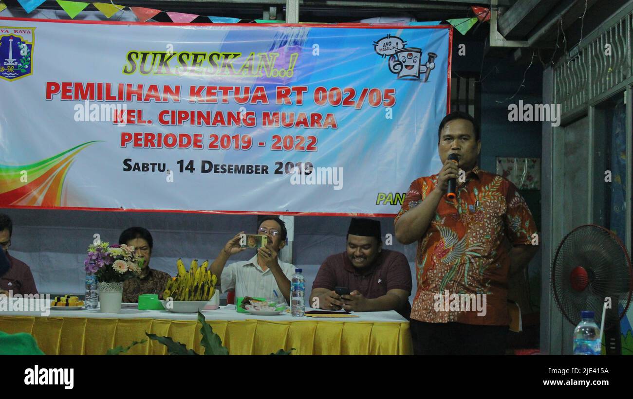 Giacarta, Indonesia - 12 14 2019: Espressione di un uomo che parla durante l'elezione del nuovo presidente residente Foto Stock