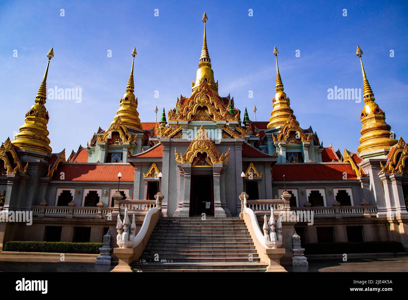 Phra Mahathat Chedi Phakdee Prakat tempio a Prachuap Khiri Khan, Thailandia Foto Stock