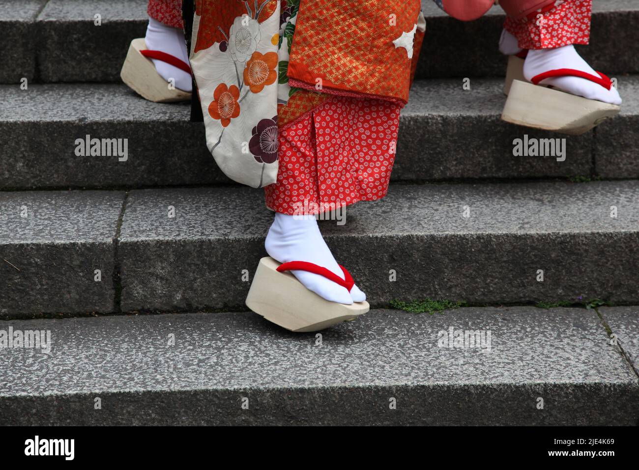Traditional japanese wooden sandals immagini e fotografie stock ad alta  risoluzione - Alamy