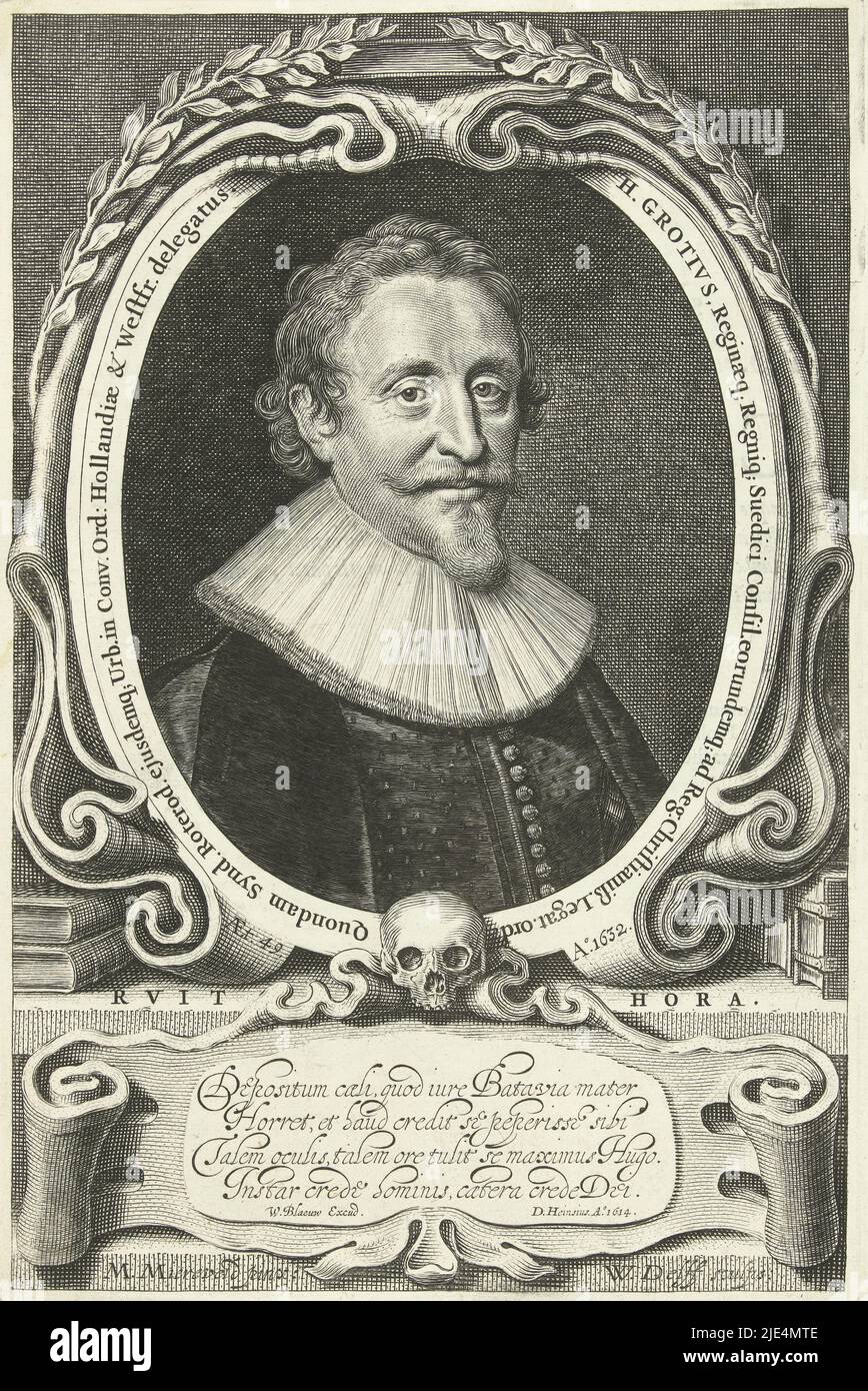 Ritratto di Hugo de Groot a 49 anni, Willem Jacobsz Delff, dopo Michiel Jansz van Mierevelt, 1657, Ritratto di Hugo de Groot a 49 anni, busto in cartouche ovale sormontato da due rami di alloro. Cranio e cartouche con il verso latino sotto ritratto. Sul testo verso in stampatello., stampatore: Willem Jacobsz. Delff, (menzionato in oggetto), dopo: Michiel Jansz van Mierevelt, (menzionato in oggetto), editore: Willem Janszoon Blaeu, (menzionato in oggetto), Delft, 1632 e/o 1657, carta, incisione, a 265 mm x l 175 mm Foto Stock