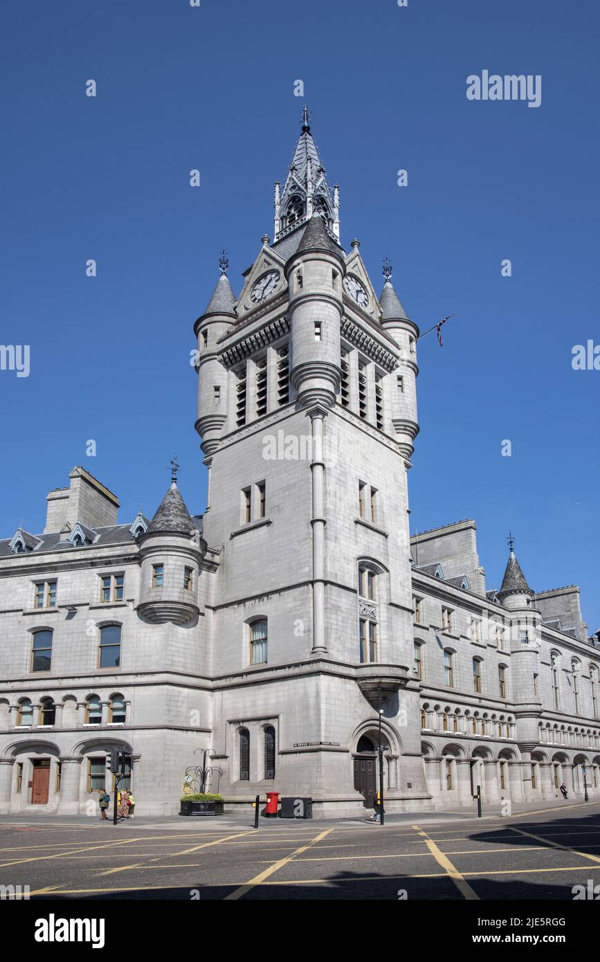 casa di città di aberdeen o municipio con torre dell'orologio aberdeen scozia Foto Stock