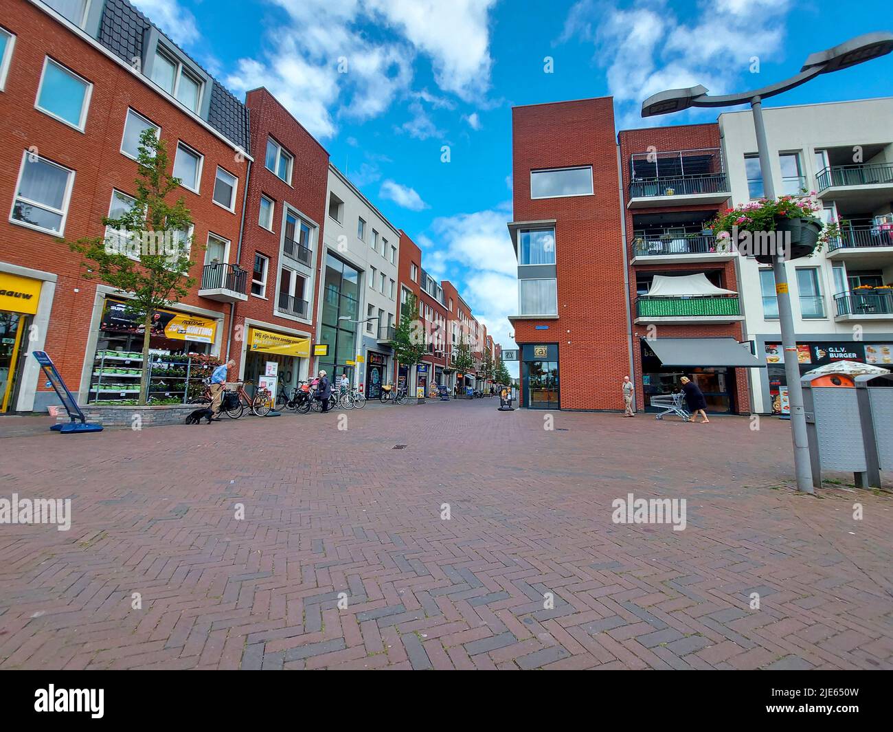 Centro commerciale Gouwe Plein nel nuovo centro della città di Waddinxveen nei Paesi Bassi Foto Stock