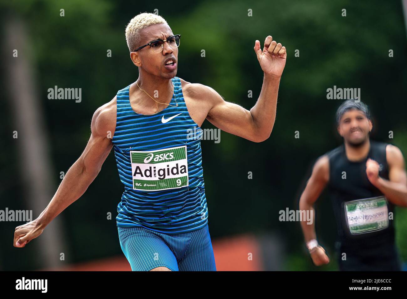 2022-06-25 15:19:30 APELDOORN - Athlete Onyema Adigida durante la semifinale a 200 metri ai Campionati olandesi di atletica. ANP RONALD HOOGENDOORN olanda out - belgio out Foto Stock