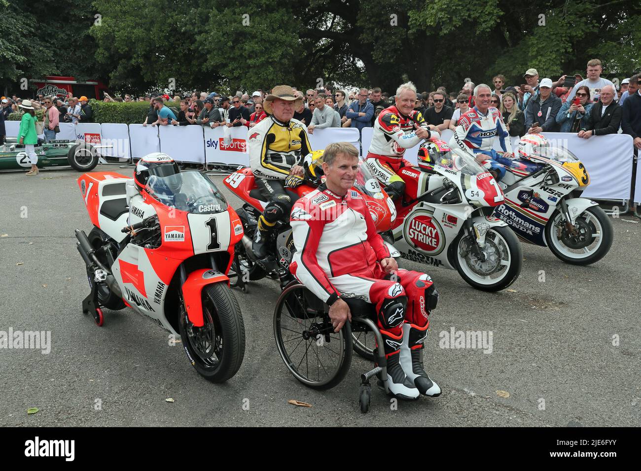 Goodwood, West Sussex, Regno Unito 25th giugno 2022. Wayne Rainey, Kenny Roberts, Mick Doohan e Kevin Schwantz al Goodwood Festival of Speed – “gli innovatori – i maestri del motorsport”, a Goodwood, West Sussex, Regno Unito. © Malcolm Greig/Alamy Live News Foto Stock