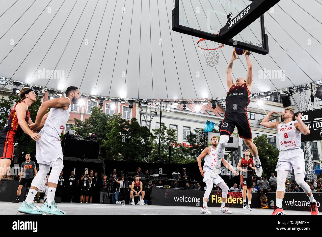 Nick Celis in Belgio ha ritratto in azione durante una partita di basket 3x3 tra Belgio e Polonia, nella finale maschile della FIBA 2022 World Cup, sabato 25 giugno 2022, ad Anversa. La FIBA 3x3 Basket World Cup 2022 si svolge dal 21 al 26 giugno ad Anversa. BELGA FOTO TOM GOYVAERTS Foto Stock