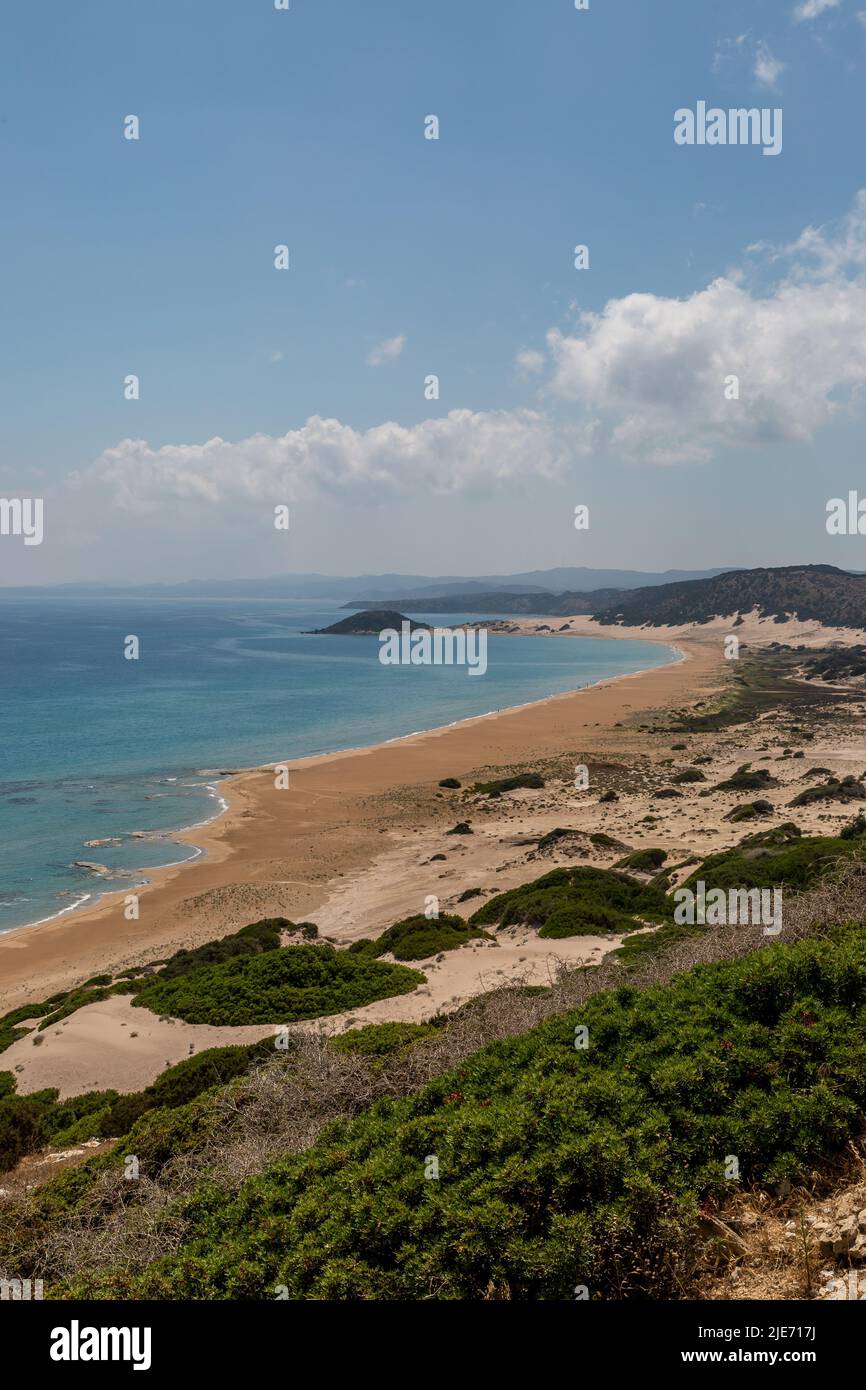 Si affaccia sulla vasta spiaggia di sabbia lungo la penisola di Karpaz, presso Golden Beach Foto Stock