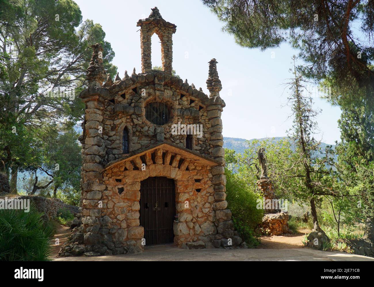 Cappella SA Capelleta nei monti Tramuntana vicino a Soller Mallorca. Foto Stock
