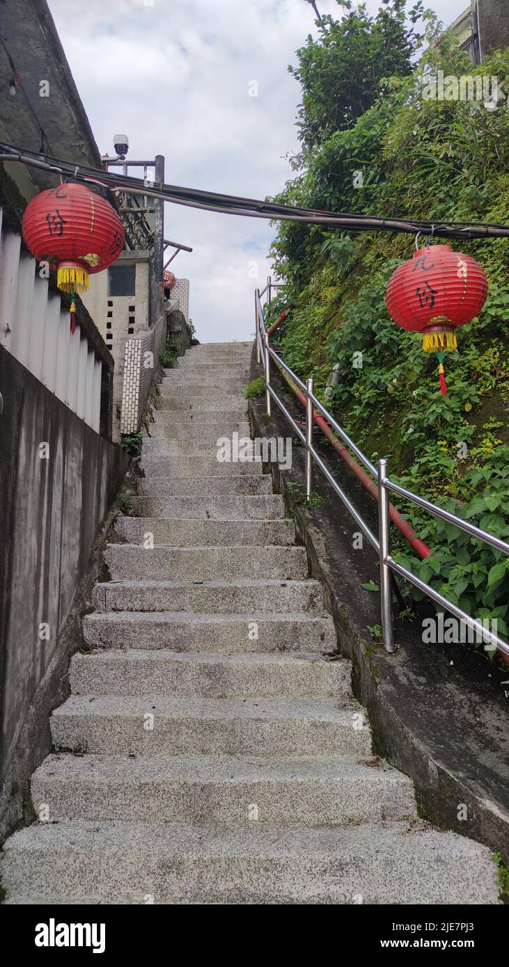 Jioufen Village, Taipei - Apr 24, 2022: Vista mozzafiato del villaggio di Jioufen, New Taipei City, Taiwan Foto Stock