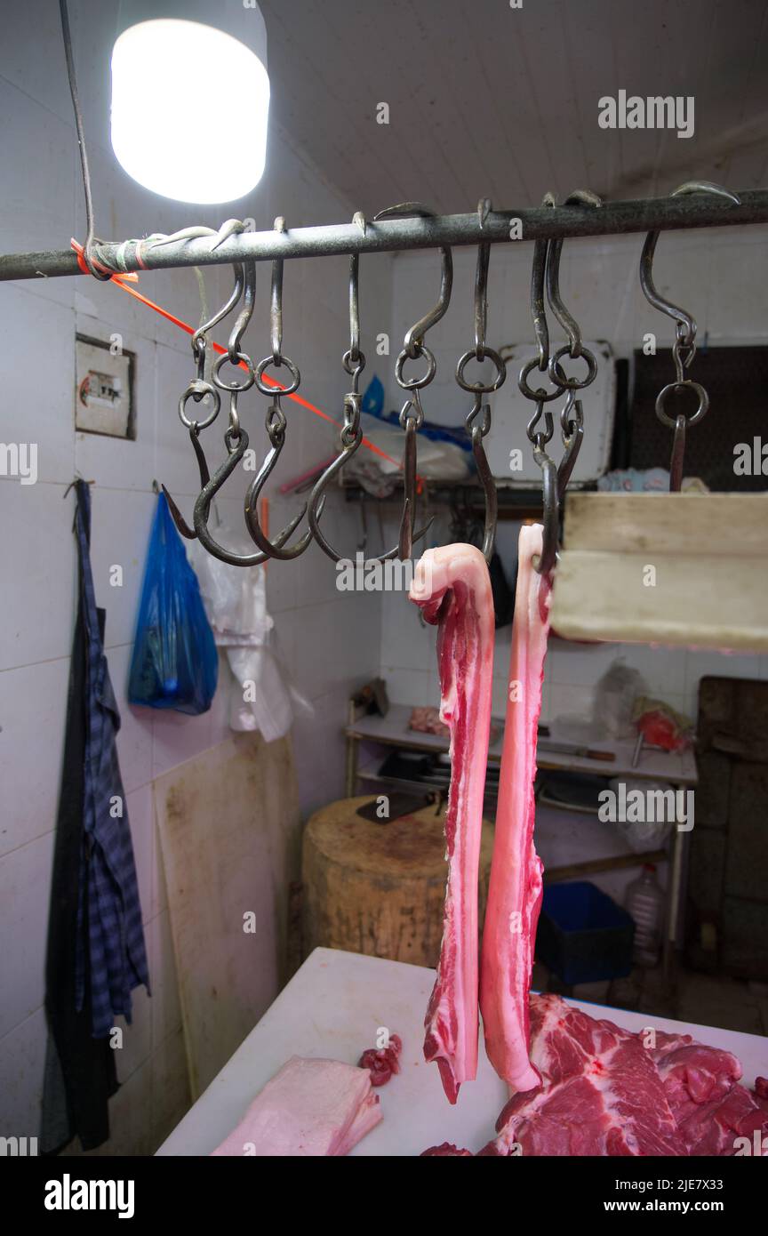 Esplorare un mercato di prodotti umidi/alimentari a Huacao, Shanghai Foto Stock