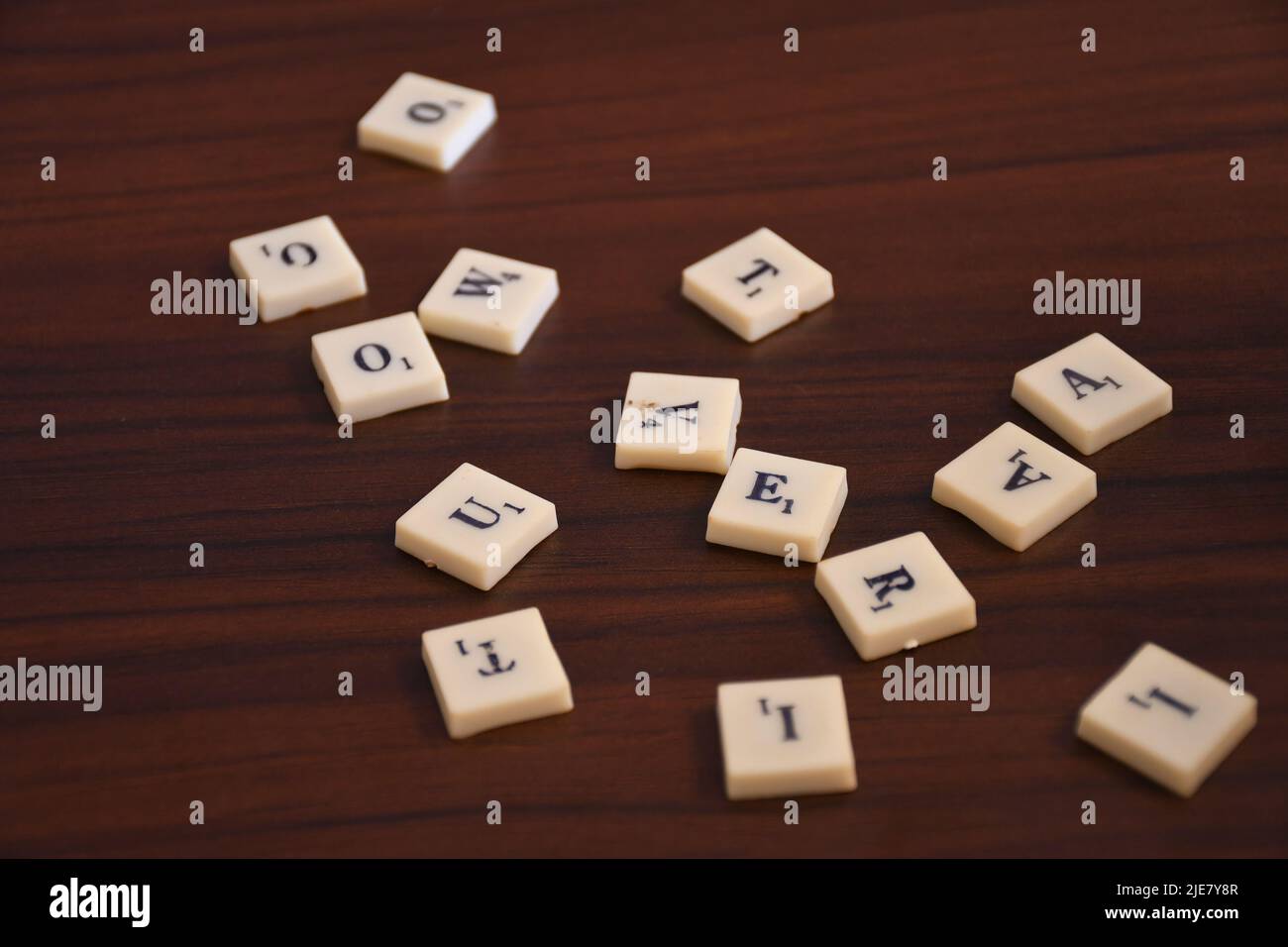 Lettere bloccate su una tabella Foto Stock