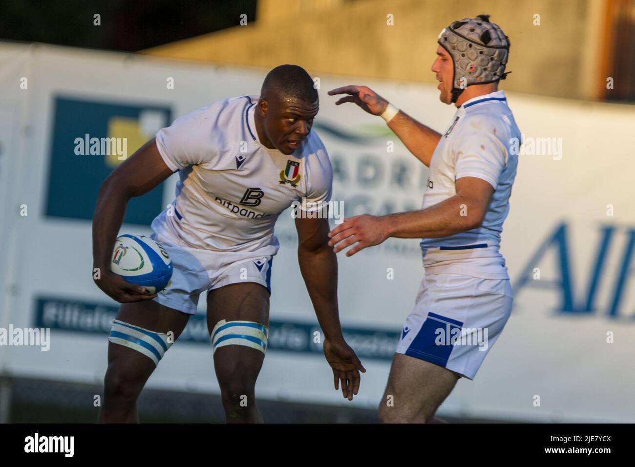 Rovigo, Italia. 10th giugno 2022. 10/06/2022; Foto Alfio Guarise; Test Match; Stadio Battaglini di Rovigo; Italia Emergenti Vs Olana; Rugby; Italia v Paesi Bassi; Emergenti durante il 2022 Test match Italia emergente vs Paesi Bassi, Rugby Test Match a Rovigo, Italia, Giugno 10 2022 Credit: Independent Photo Agency/Alamy Live News Foto Stock