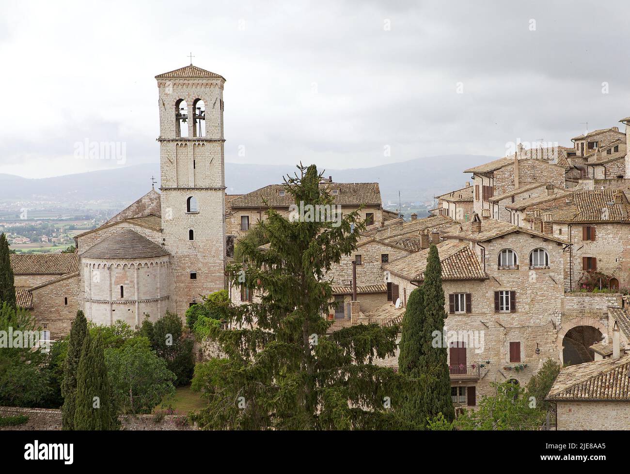 Panorama di Assisi, Italia. Assisi è una città della provincia di Perugia in Umbria, sul fianco occidentale del Monte Subasio. Fu il luogo di nascita di S. Foto Stock