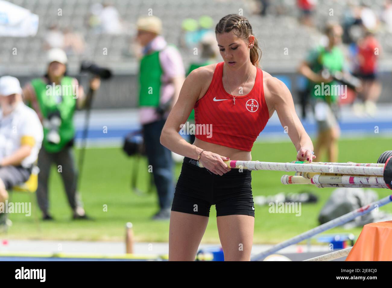 Katharina Bauer (TSV Bayer 04 Leverkusen) durante le finali atletiche del campionato tedesco 2022 all'Olympiastadion di Berlino. Sven Beyrich/SPP Foto Stock