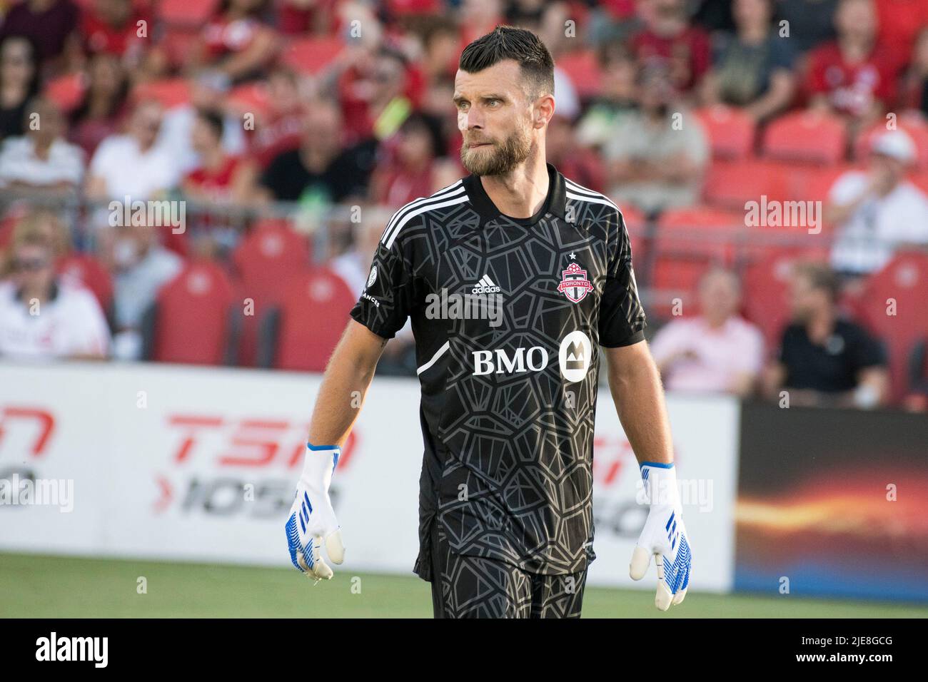 Toronto, Canada. 25th giugno 2022. Quentin Westberg (16) durante la partita MLS tra il Toronto FC e l'Atlanta United FC al BMO Field. La partita si è conclusa nel 2-1 per il Toronto FC. (Foto di Angel Marchini/SOPA Images/Sipa USA) Credit: Sipa USA/Alamy Live News Foto Stock