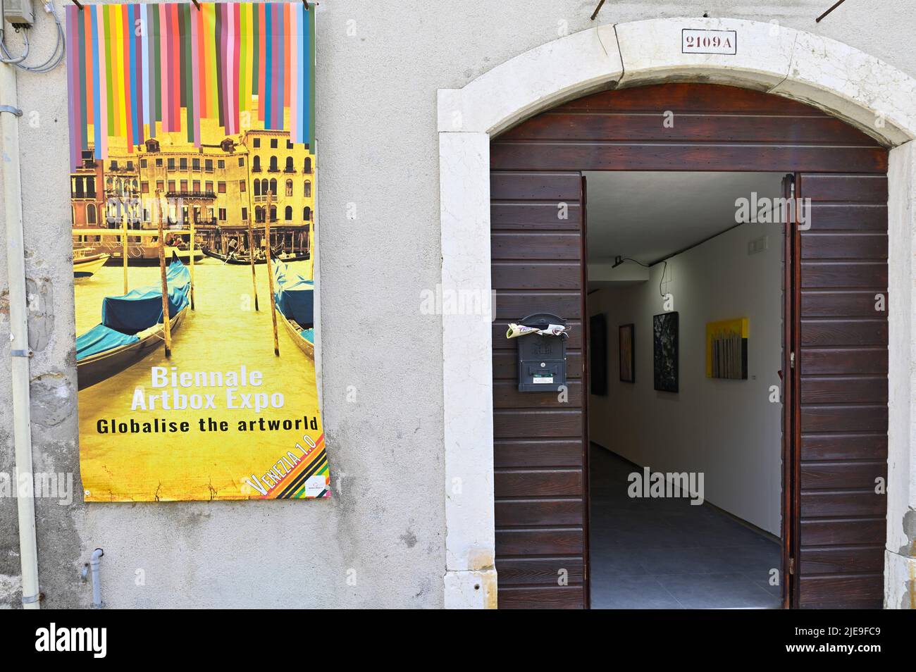 Venezia, Italia. Giugno 17, 2022. Pubblicità per la Biennale Arte 2022 Foto Stock