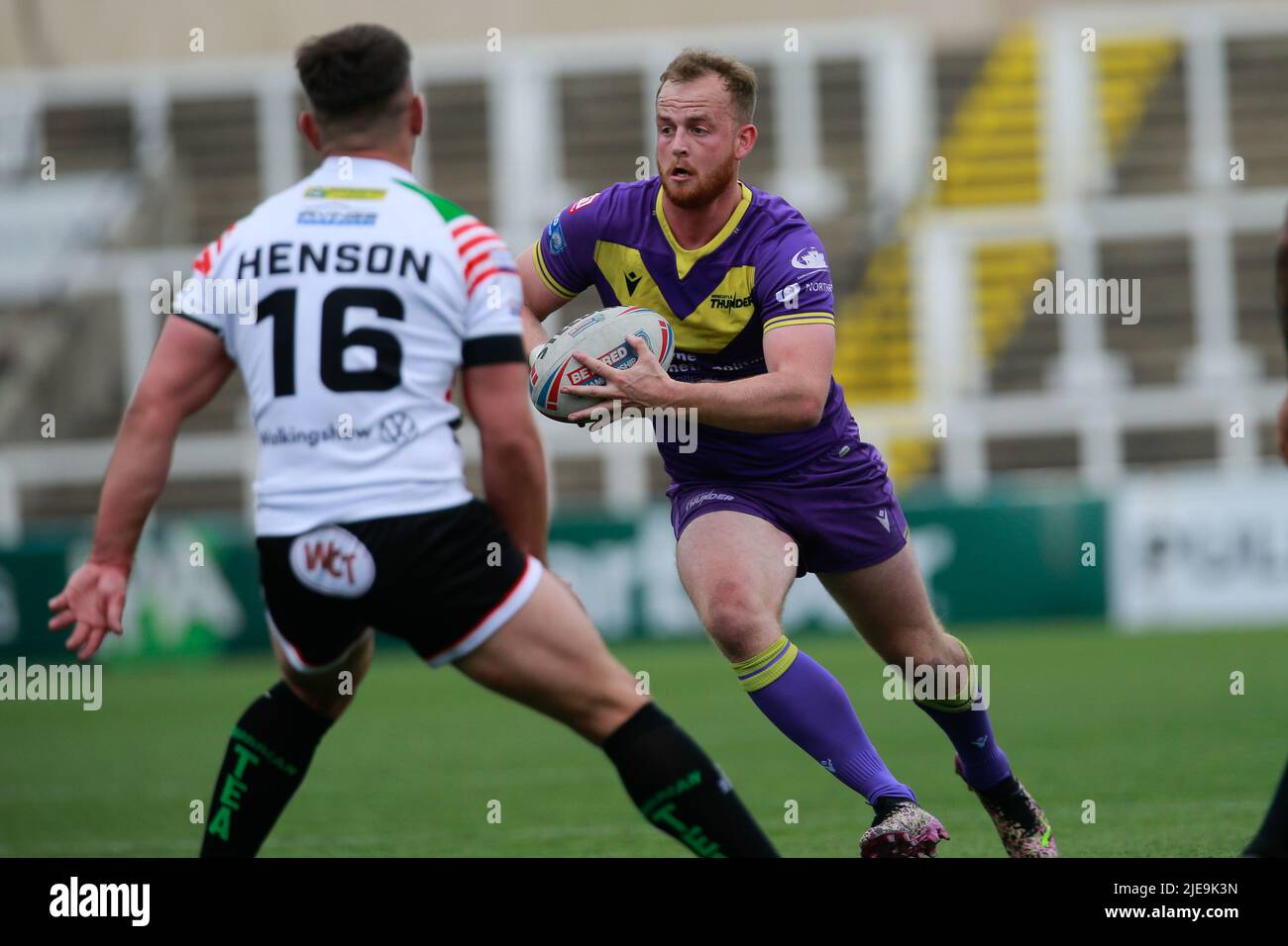 Newcastle, Regno Unito. 26th giugno 2022. NEWCASTLE UPON TYNE, REGNO UNITO. GIU 26th Josh Woods of Newcastle Thunder taglia all'interno durante la partita DI campionato TRA Newcastle Thunder e Workington Town a Kingston Park, Newcastle domenica 26th giugno 2022. (Credit: Chris Lishman | MI News) Credit: MI News & Sport /Alamy Live News Foto Stock