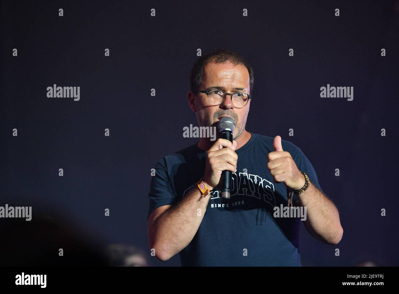 Luc Barruet si esibisce durante il festival Solidays, organizzato da Solidarité Sida all'ippodromo Paris-Longchamp di Parigi, in Francia, il 25 giugno 2022. Foto di Christophe Meng/ABACAPRESS.COM Foto Stock