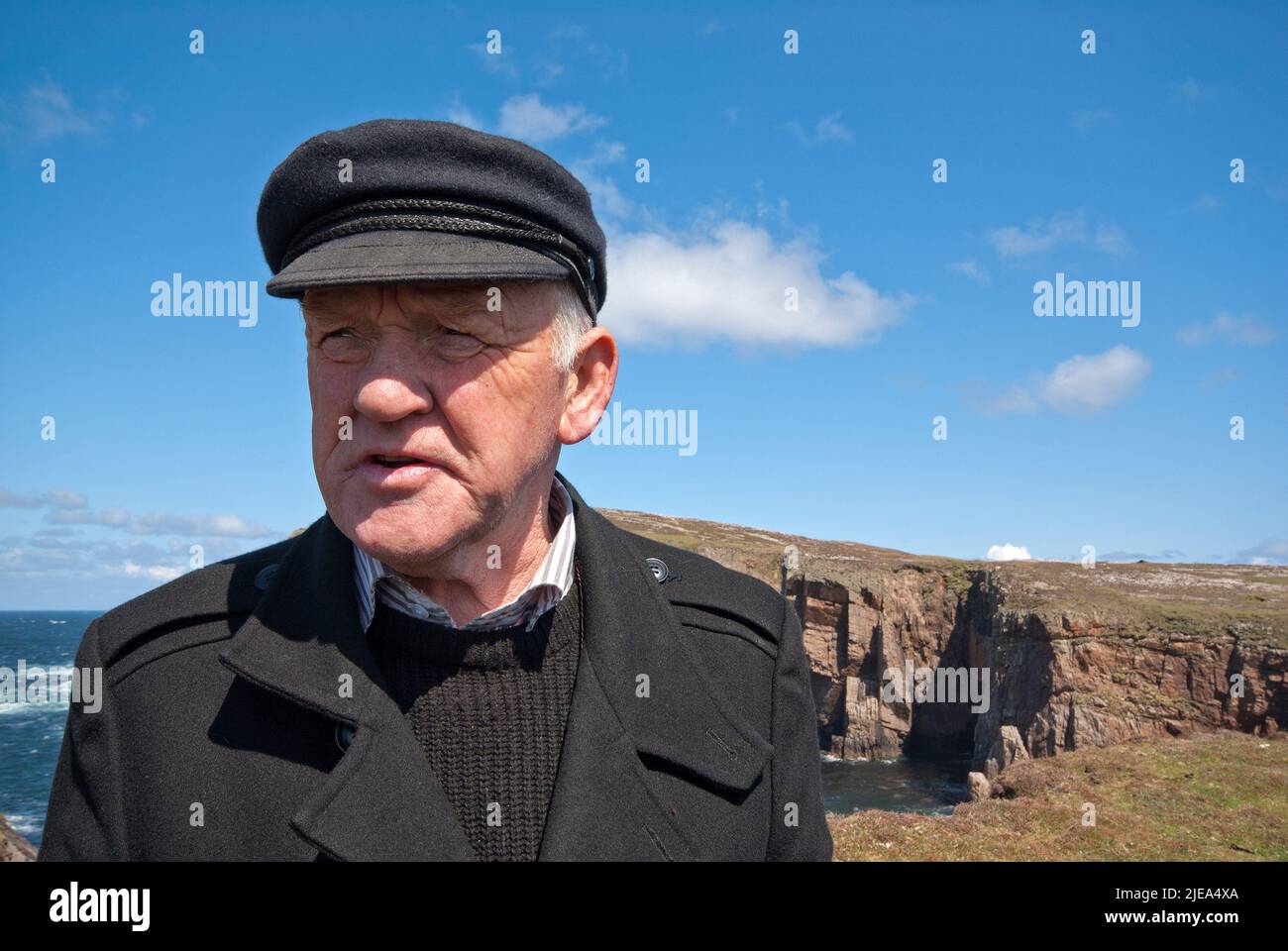 Ritratto di Patsy Dan Rodgers (1944-2018), re di Tory Island dal 1990 al 2018, Tory Island, Contea di Donegal, Irlanda Foto Stock