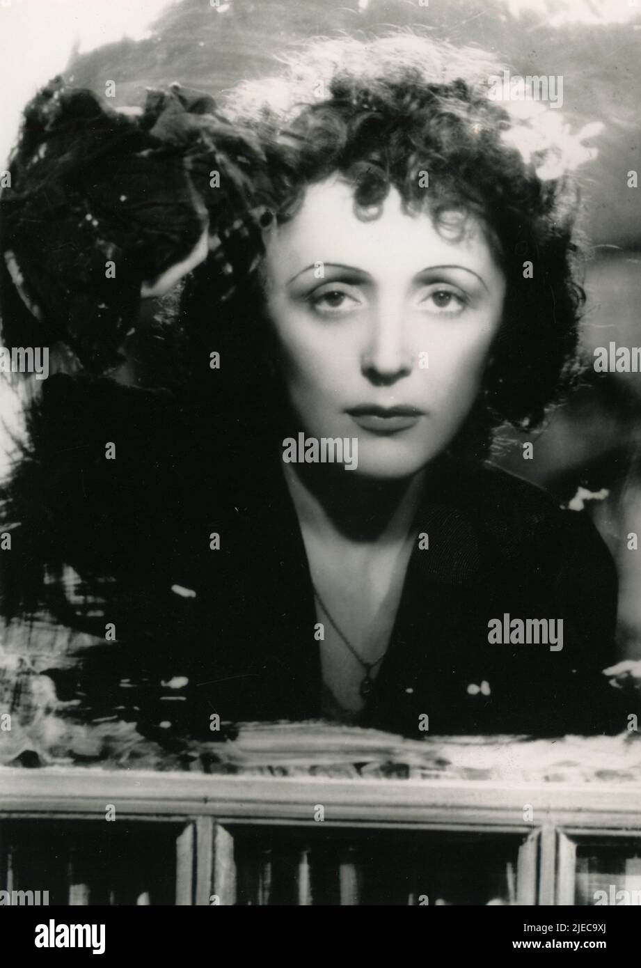 Attrice e cantante francese Edith Piaf nel film Star Without Light (Etoile sans lumiere), Francia 1946 Foto Stock