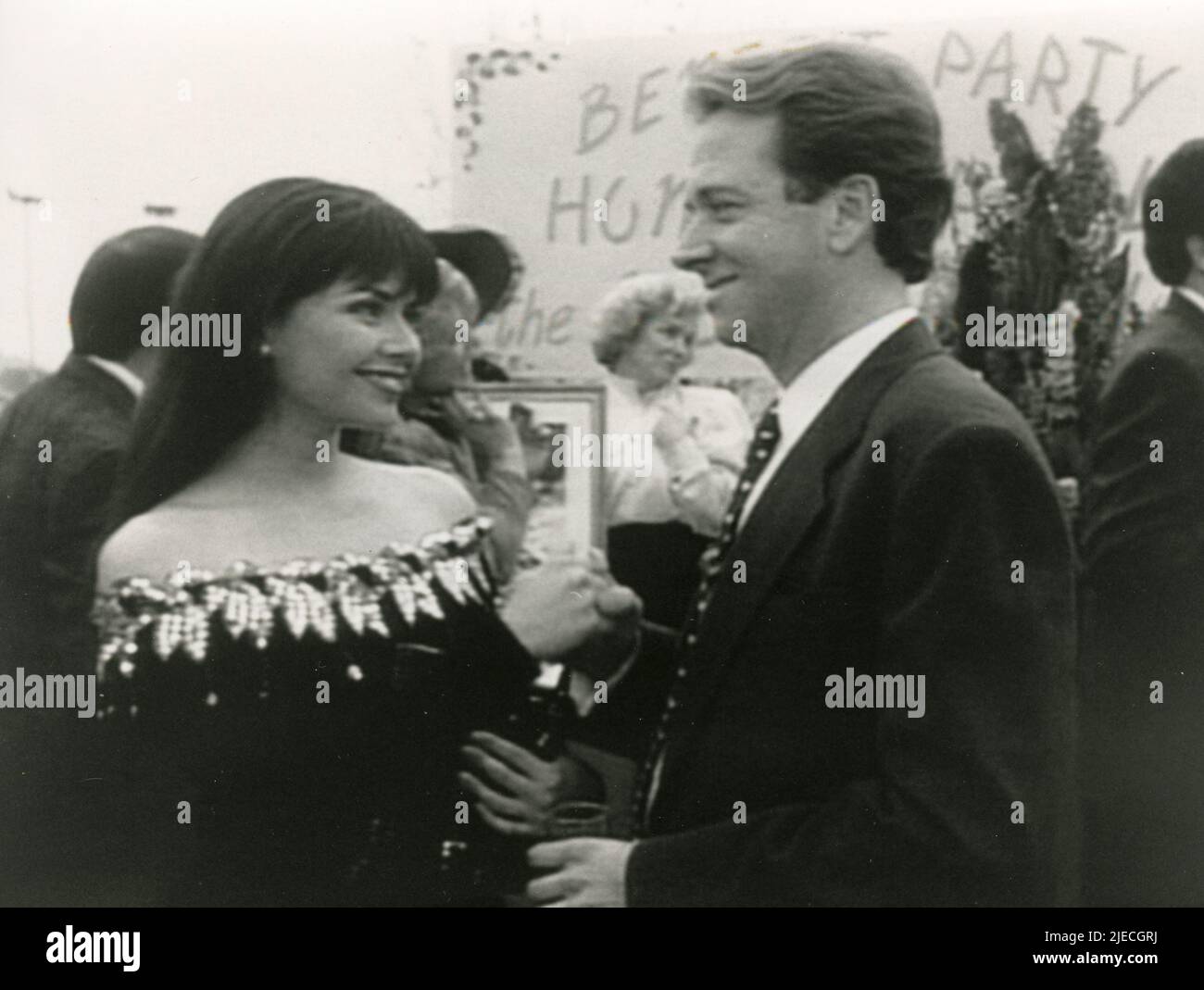 L'attrice Begona Plaza e l'attore Gregory Itzin nella serie TV Dark Justice, USA 1981 Foto Stock