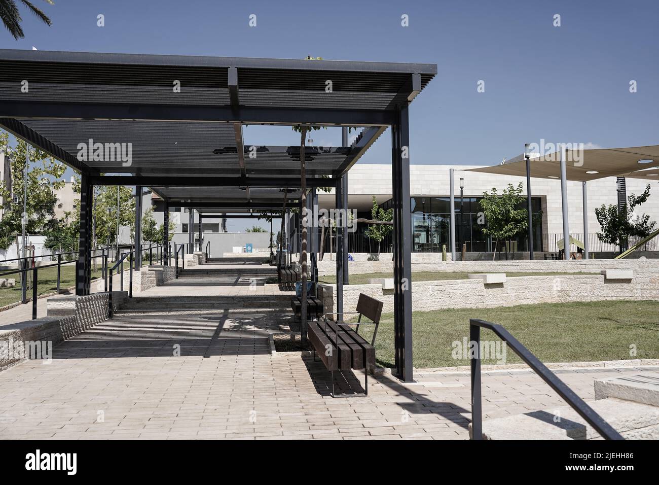 LOD, Israele. 27th giugno 2022. L'autorità israeliana delle Antichità inaugura il Centro Archeologico Mosaico Shelby White e Leon Levy Lod. L'obiettivo del centro è quello di mostrare un mosaico di 1.710 piedi quadrati, di epoca romana (dal 3rd al 4th secolo CE) che serviva come pavimento di una villa di soggiorno in un ricco complesso residenziale a Lod. Credit: NIR Alon/Alamy Live News Foto Stock