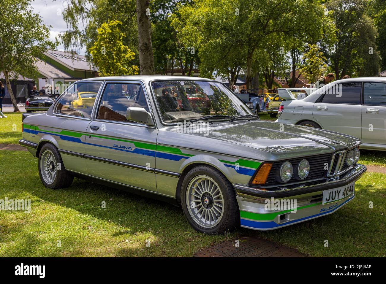 1982 BMW 323 Alpine ‘JUY 464X’ in mostra allo Scramble di giugno che si tiene presso il Bicester Heritage Centre il 19th giugno 2022 Foto Stock