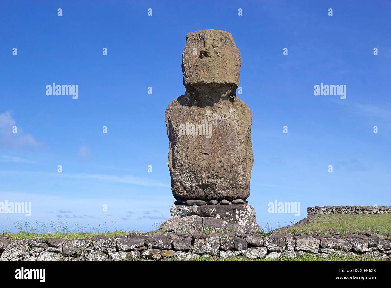 Moai all'isola di Pasqua, Rapa Nui, Cile. Sito archeologico di Tahai. Easter Island è un'isola cilena nel sud-est dell'Oceano Pacifico. È famo Foto Stock