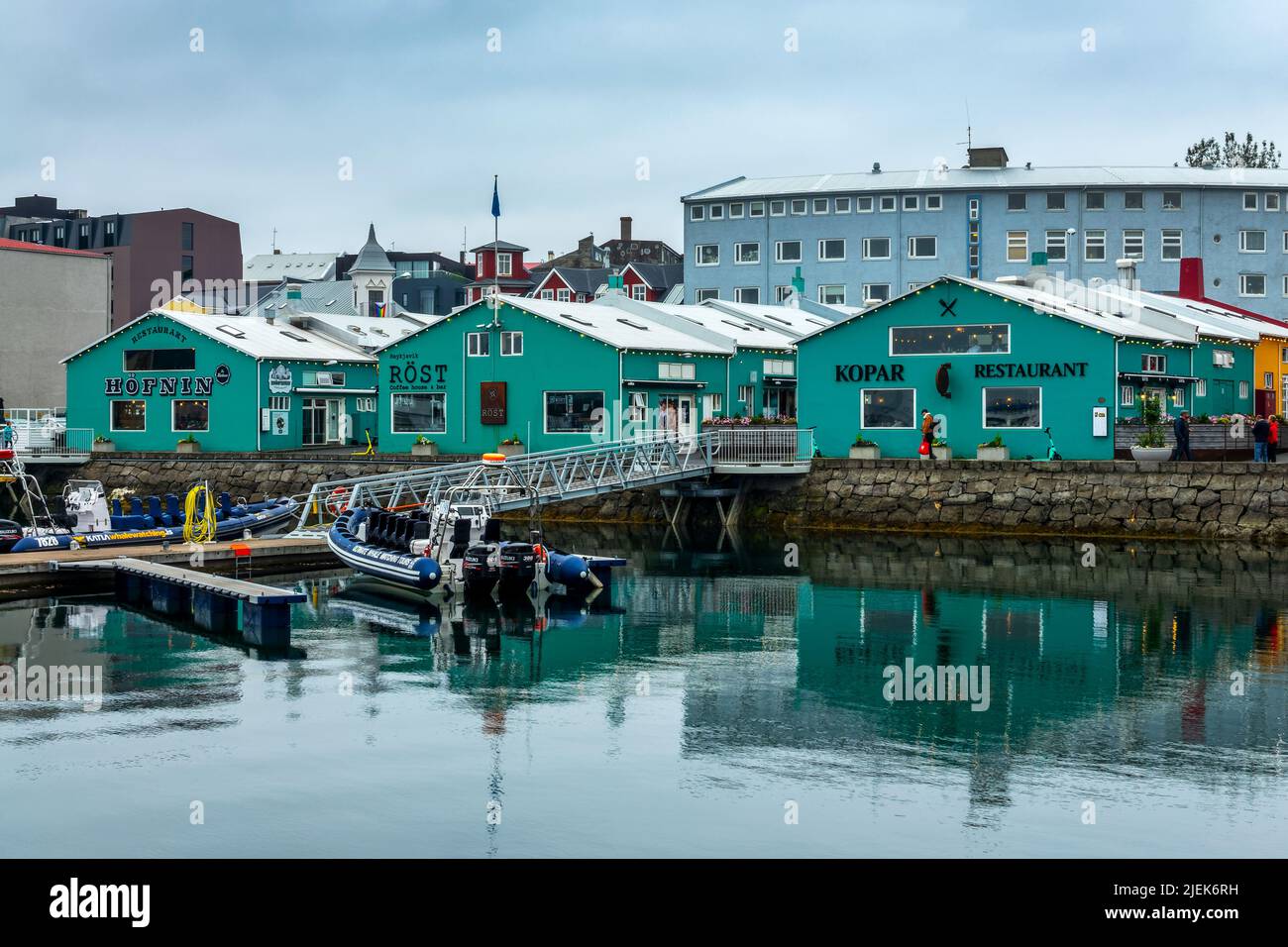 Ristoranti nel vecchio porto di Reykjavik, Islanda Foto Stock