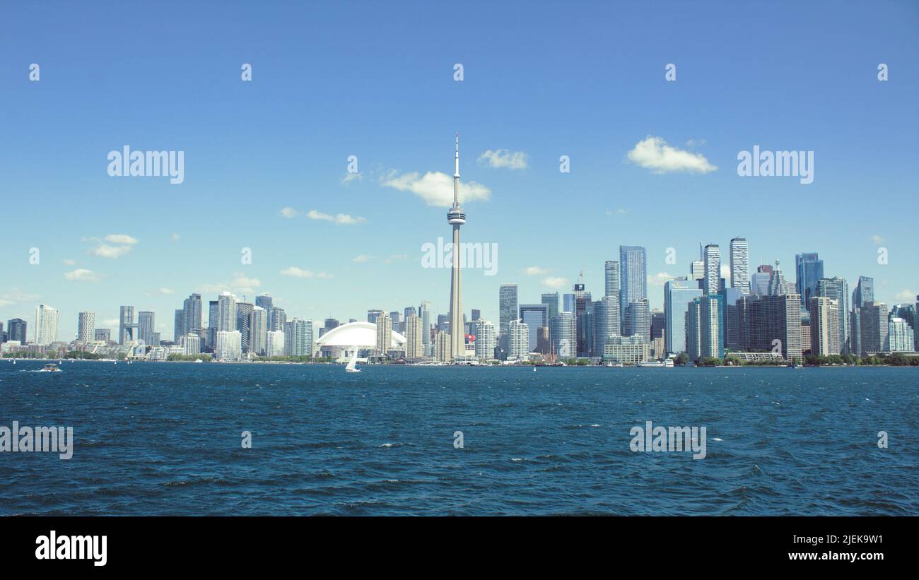 Skyline di Toronto dalle isole Foto Stock