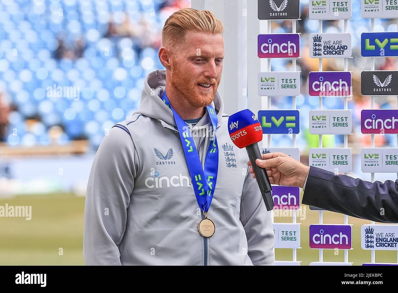 Leeds, Regno Unito. 27th giugno 2022. Ben Stokes of England è intervistato da Sky Sports Cricket a Leeds, Regno Unito il 6/27/2022. (Foto di Mark Cosgrove/News Images/Sipa USA) Credit: Sipa USA/Alamy Live News Foto Stock