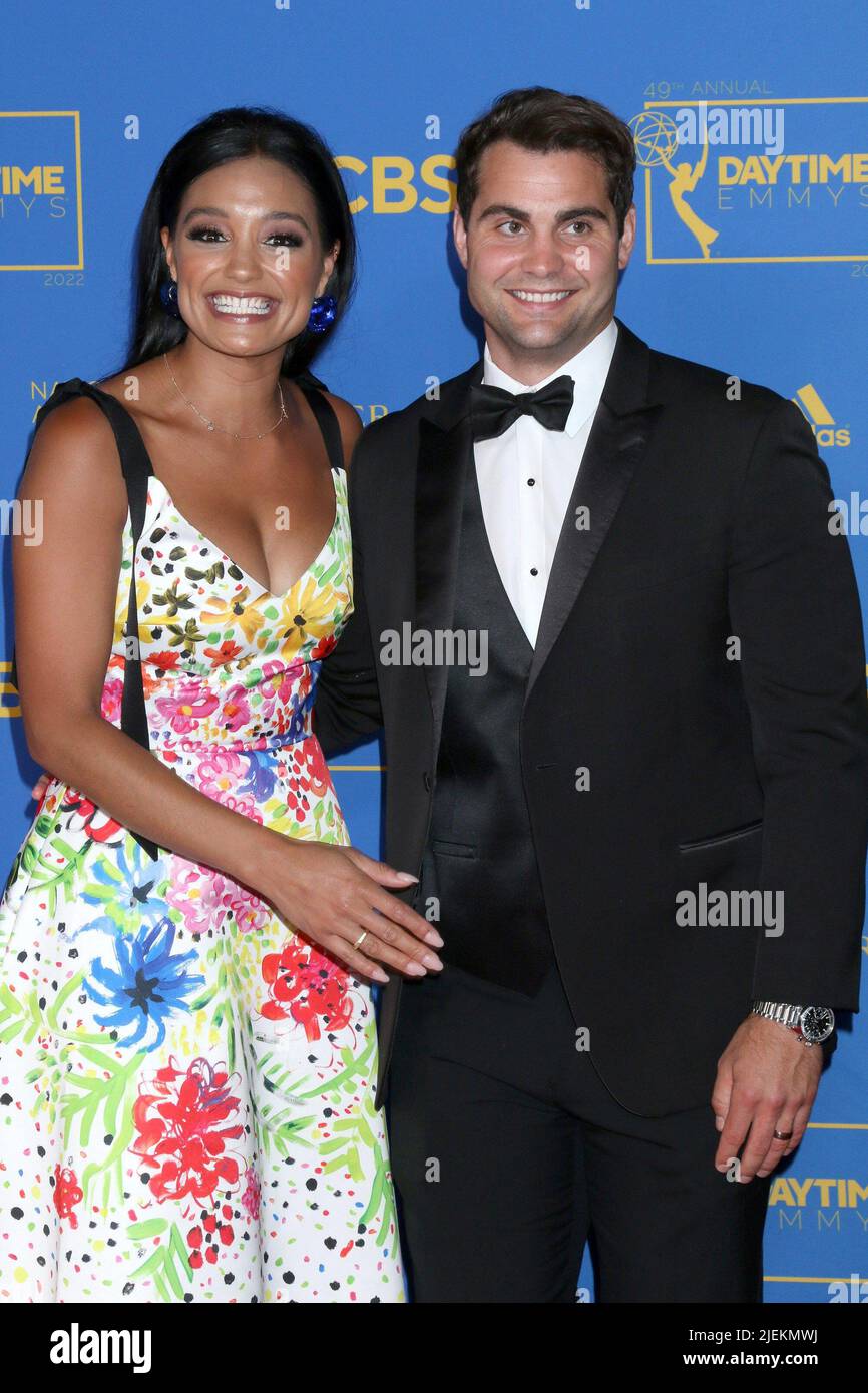 Pasadena, CA. 24th giugno 2022. Rachel Smith, marito agli arrivi per i premi Emmy 49th annuali diurni - parte 3, Centro Congressi Pasadena, Pasadena, CA 24 giugno 2022. Credit: Priscilla Grant/Everett Collection/Alamy Live News Foto Stock