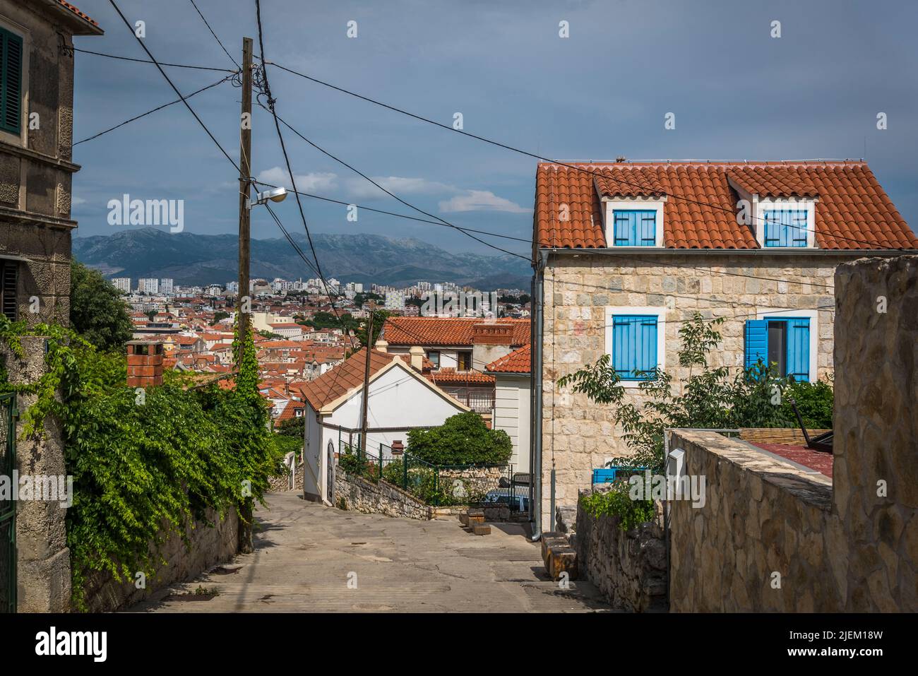 Incantevole quartiere di Varoš sulle pendici del Colle Marjan, Spalato, Croazia Foto Stock