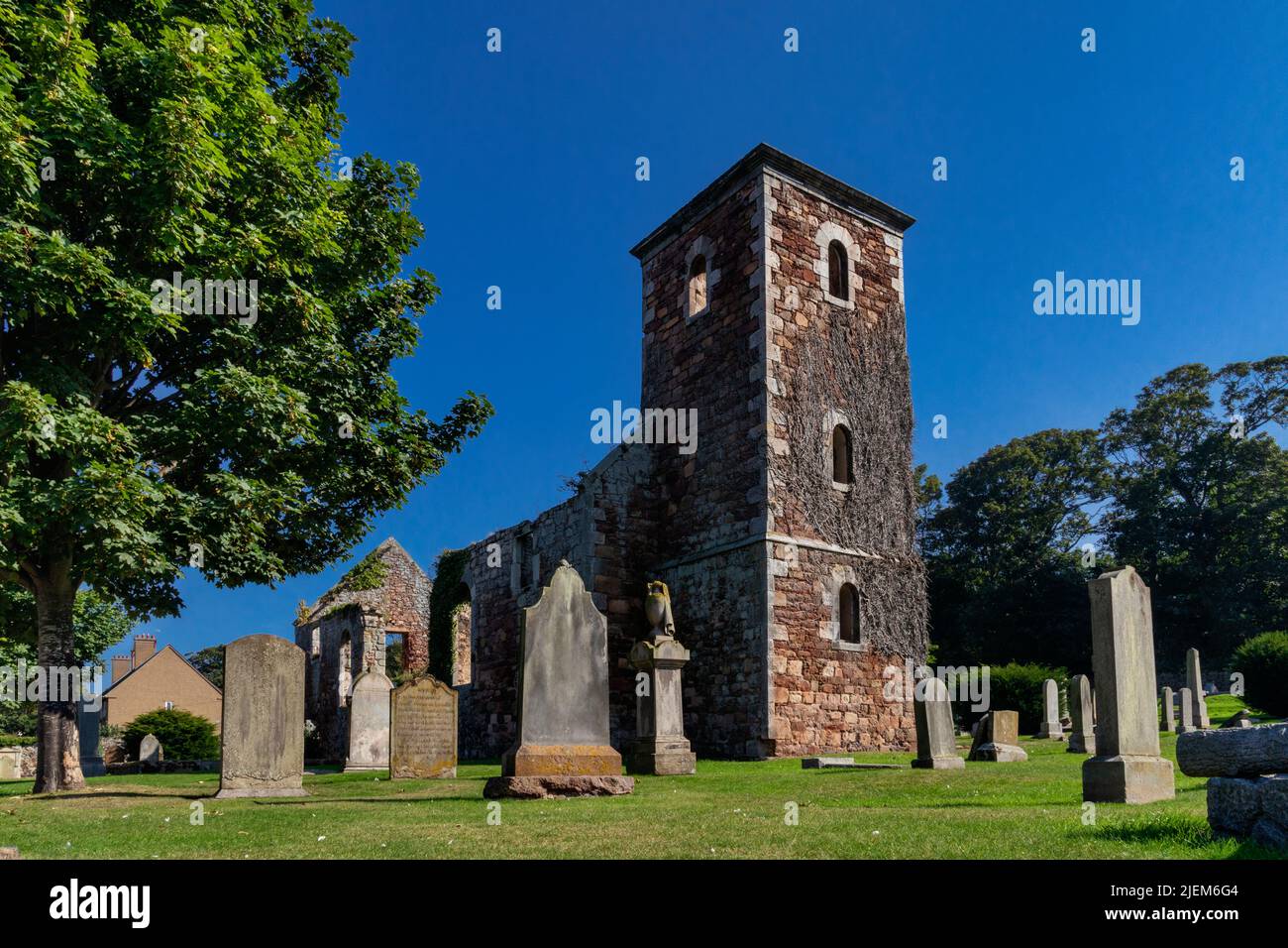 St Andrew’s Kirk, la seconda St Andrew’s Kirk si trova dietro North Berwick High Street e adiacente al Lodge Grounds a North Berwick. Foto Stock