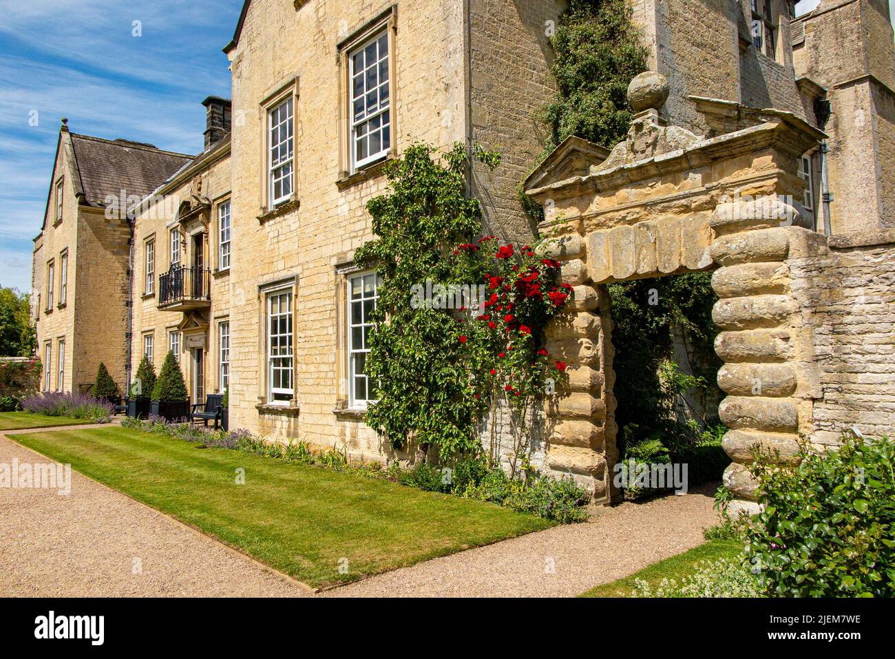 L'esterno di Nunnington Hall, una casa signorile del National Trust nello Yorkshire Foto Stock